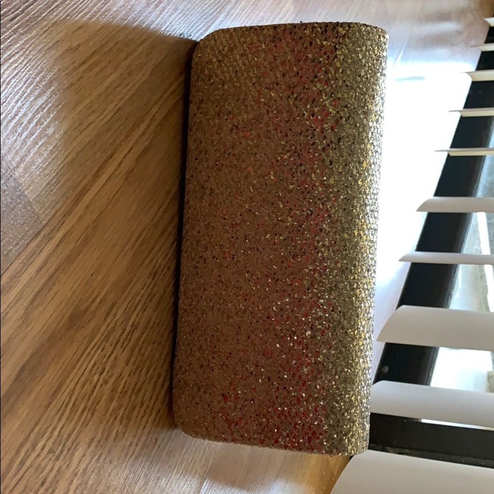 Gold clutch
